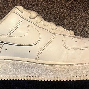 Nike Air Force 1 Size 7.5, Triple White Low Tops